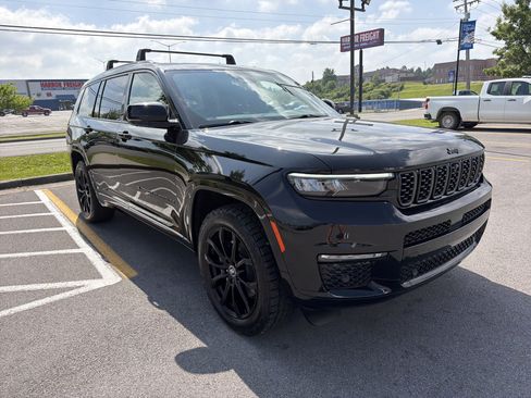 Used 2025 Jeep Grand Cherokee L Summit AWD/4WD image 3