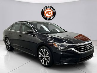 Used 2021 Volkswagen Passat 2.0T SE image 1