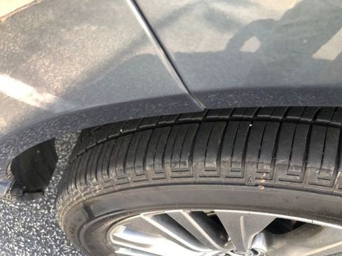 Used 2024 Toyota Venza Limited image 9