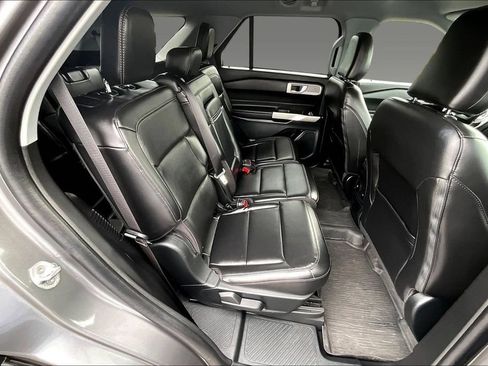 Used 2023 Ford Explorer XLT w/ Equipment Group 202A AWD/4WD image 16