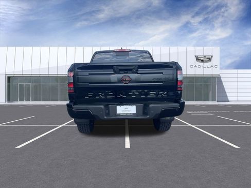 Used 2025 Nissan Frontier PRO-4X image 7