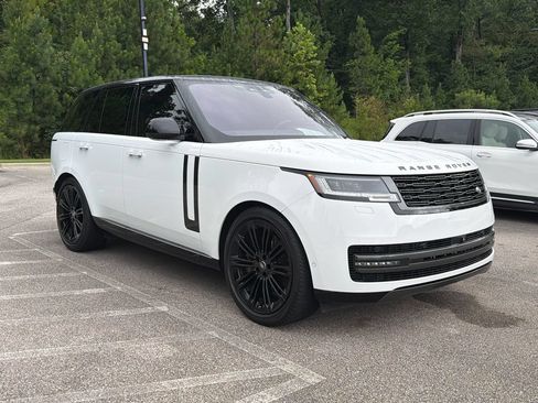 Used 2023 Land Rover Range Rover SE AWD/4WD image 1