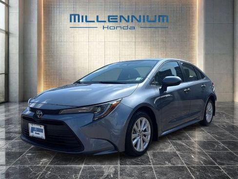 Used 2024 Toyota Corolla LE w/ LE Premium Package FWD image 1