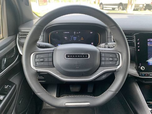 Used 2024 Jeep Wagoneer L Series II w/ Flexible Seating Group AWD/4WD image 12