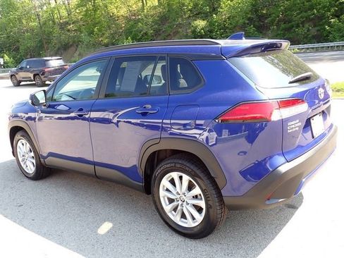 Certified 2022 Toyota Corolla Cross LE AWD/4WD image 8