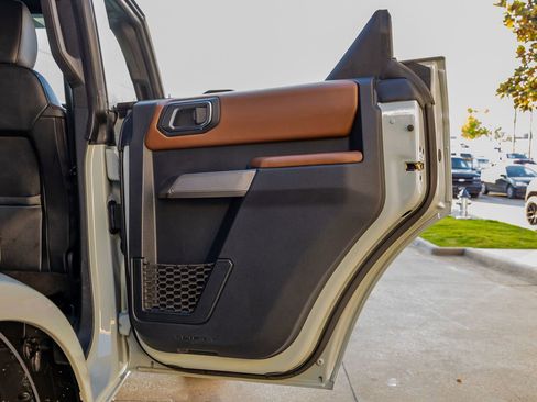 Used 2022 Ford Bronco Outer Banks image 40