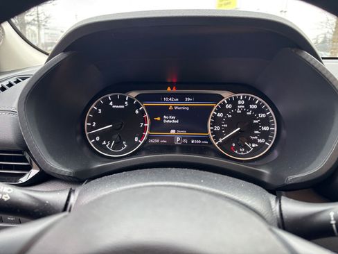 Used 2025 Nissan Sentra SV image 33