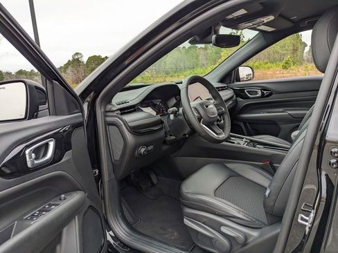 New 2026 Jeep Compass Latitude image 34