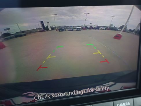 Used 2024 Nissan Rogue SV FWD image 3