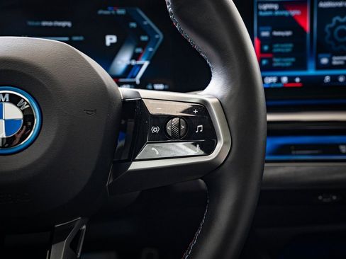 Used 2024 BMW i5 M60 w/ Premium Package image 31