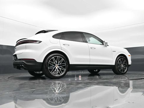New 2025 Porsche Cayenne E-Hybrid image 49