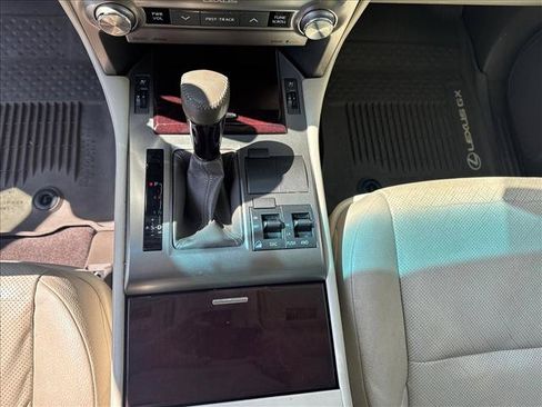 Used 2018 Lexus GX 460 Premium w/ Premium Package AWD/4WD image 22