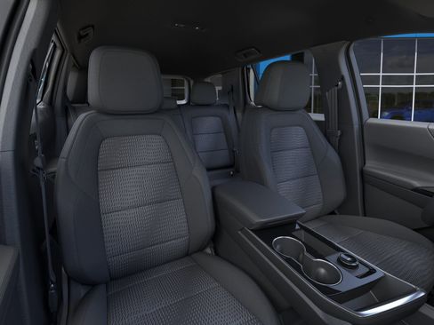 New 2026 Chevrolet Equinox LT w/ Safety and Technology Package FWD image 18