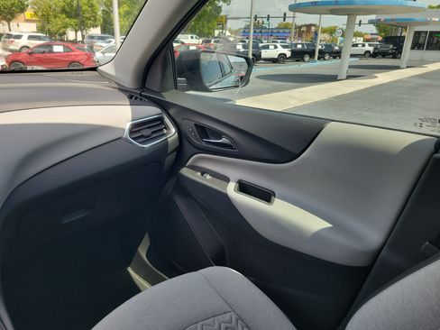 Used 2024 Chevrolet Equinox LS w/ LS Convenience Package FWD image 11