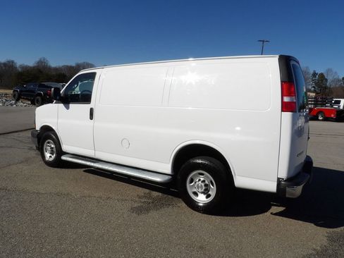 Used 2024 Chevrolet Express 2500 w/ Driver Convenience Package image 4