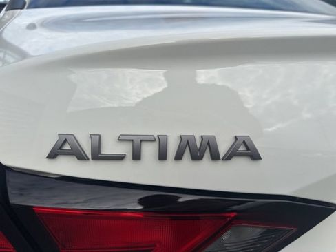 Used 2025 Nissan Altima 2.5 S image 8