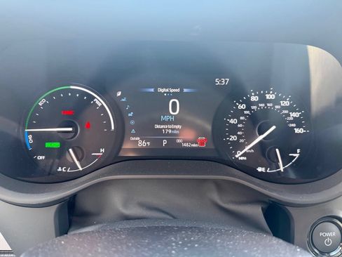 Used 2026 Toyota Sienna LE FWD image 27