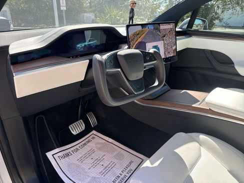 Used 2022 Tesla Model X image 21