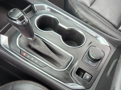 Used 2019 Chevrolet Traverse LT image 25