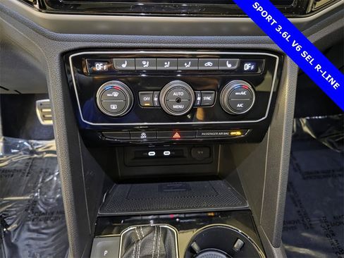 Used 2021 Volkswagen Atlas Cross Sport SEL R-Line image 26