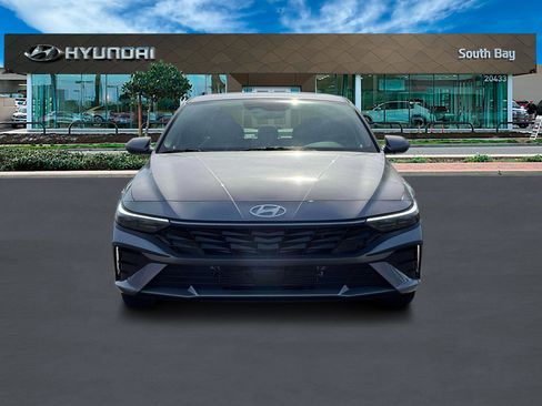 New 2026 Hyundai Elantra Limited image 12
