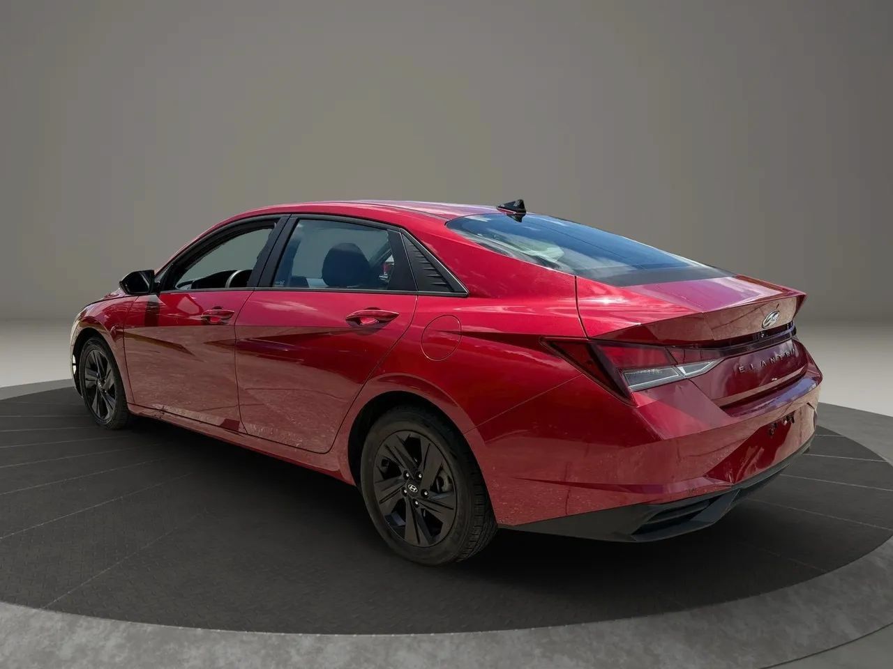 Used 2021 Hyundai Elantra SEL FWD image 5