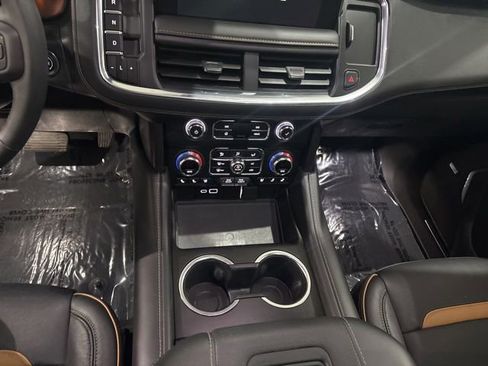 Used 2024 GMC Yukon AT4 w/ AT4 Premium Package AWD/4WD image 20