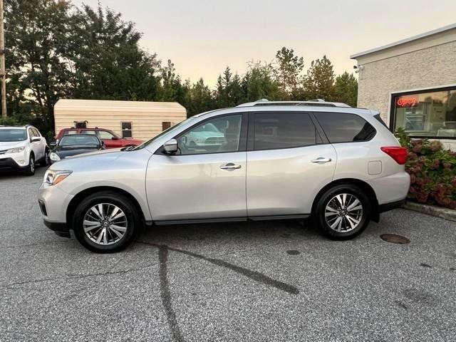Used 2017 Nissan Pathfinder SL w/ SL Premium Package AWD/4WD image 4