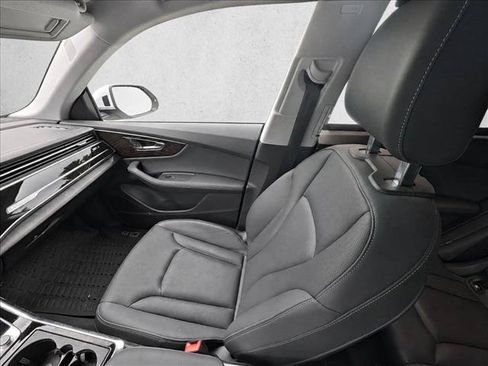 Used 2023 Audi Q8 Prestige AWD/4WD image 20