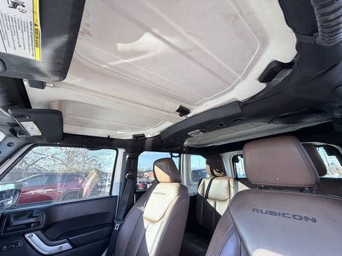 Used 2014 Jeep Wrangler Unlimited Rubicon image 11