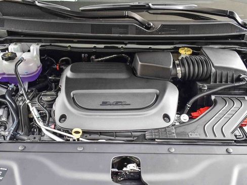 New 2026 Chrysler Pacifica Pinnacle image 27