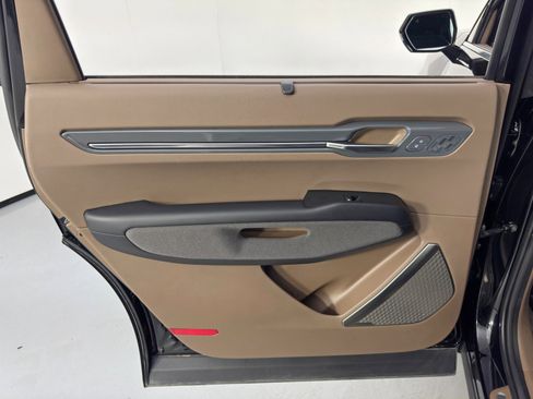 Used 2024 Kia EV9 Land image 48