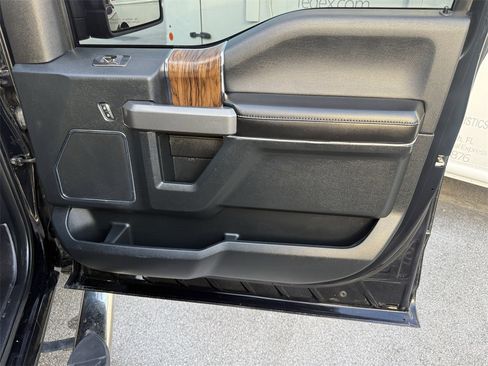 Used 2016 Ford F150 XLT w/ Trailer Tow Package image 31