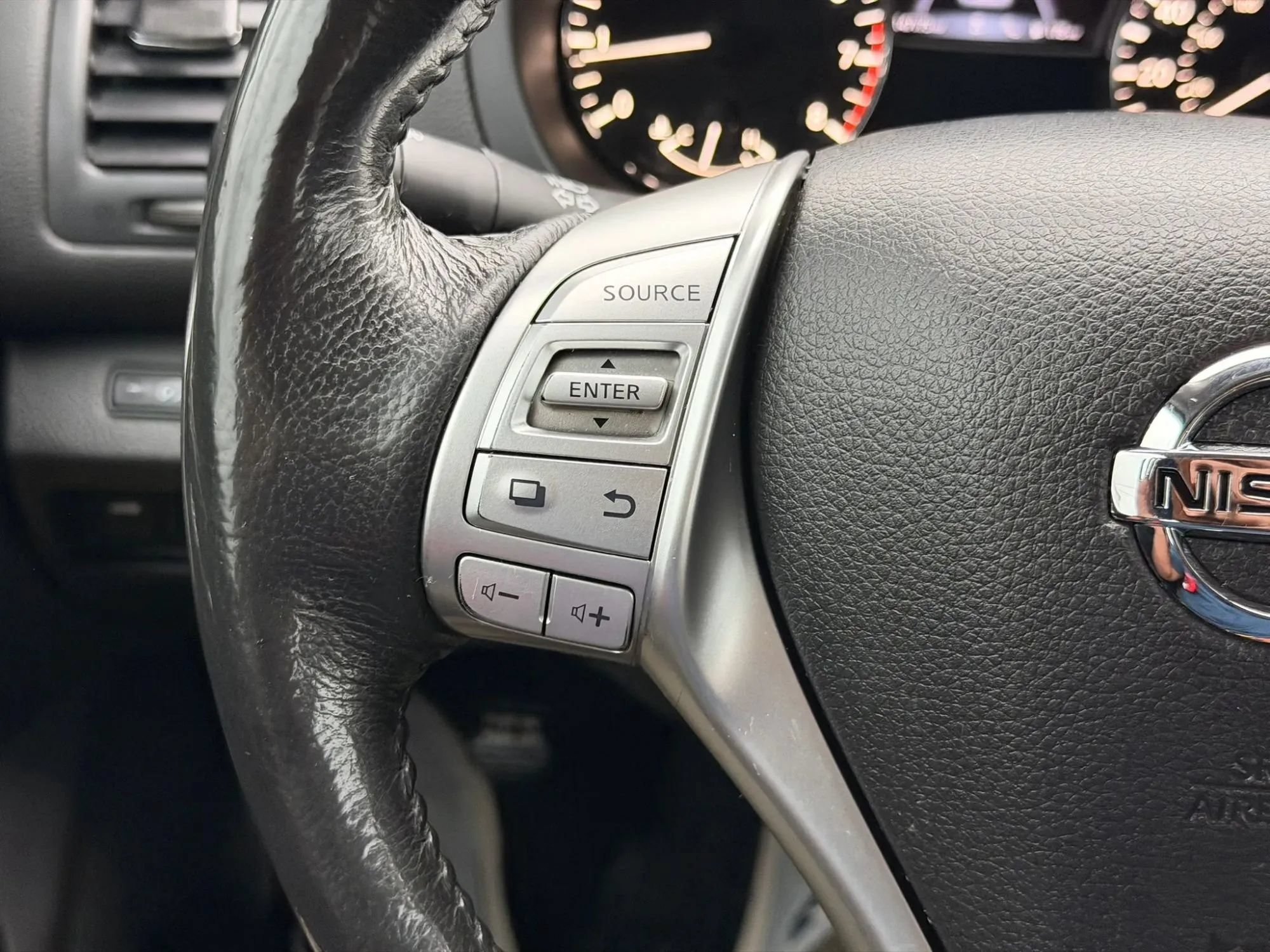 Used 2016 Nissan Altima 2.5 SL w/ 2.5 Technology w/LED Package FWD image 36