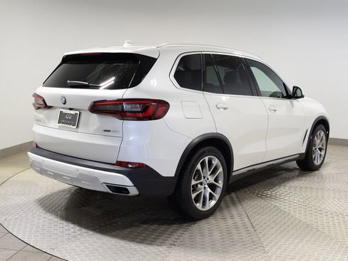 Used 2022 BMW X5 xDrive40i w/ Luxury Seating Package image 3