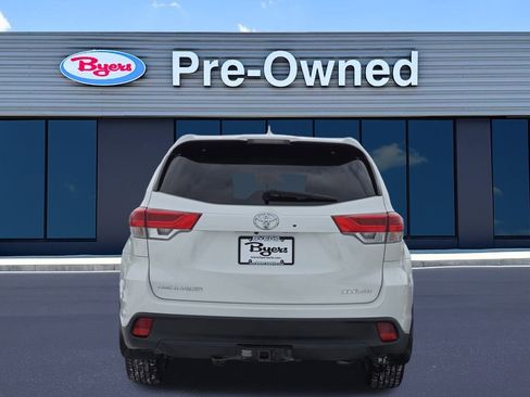 Used 2019 Toyota Highlander XLE image 6