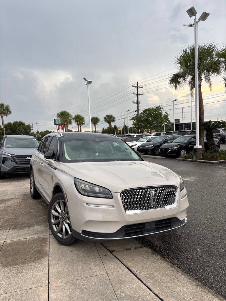 Used 2020 Lincoln Corsair FWD w/ Premium Package image 1