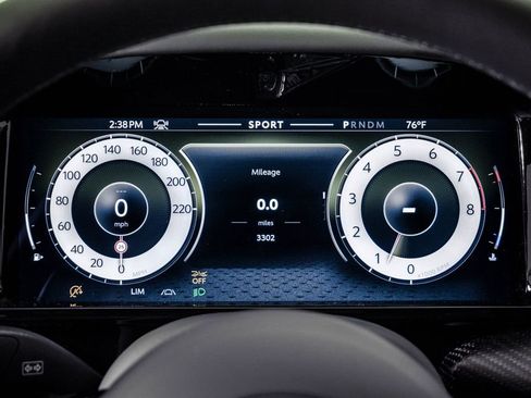 Used 2025 Aston Martin V8 Vantage Roadster RWD image 27