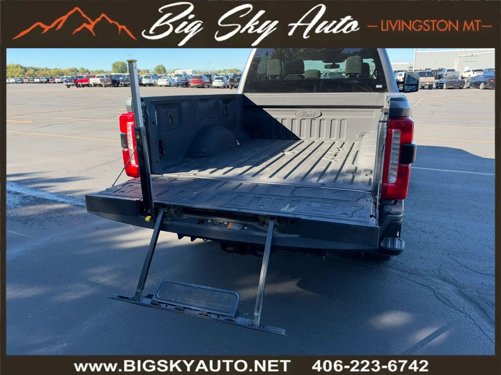 Used 2023 Ford F350 XLT w/ XLT Premium Package AWD/4WD image 9