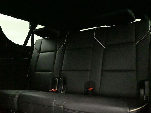 Used 2022 Cadillac Escalade ESV Premium Luxury image 15