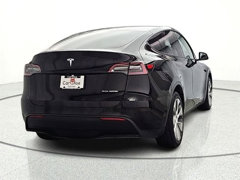 Used 2023 Tesla Model Y Long Range image 9