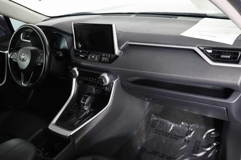 Used 2023 Toyota RAV4 XLE Premium FWD image 9