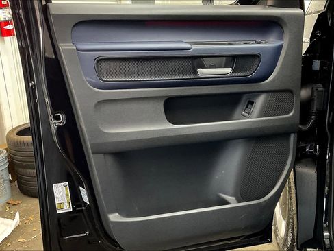 New 2025 Volkswagen ID. Buzz Pro S image 23