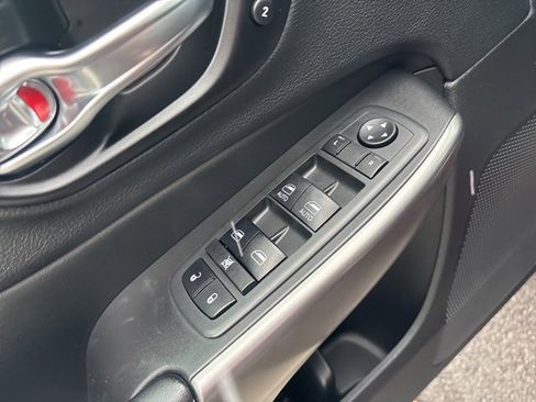 Used 2021 Jeep Cherokee Limited w/ Elite Package image 22