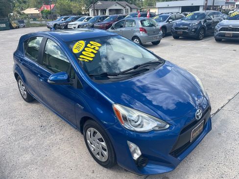 Used 2015 Toyota Prius C One image 4