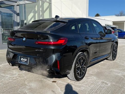 Used 2023 BMW X4 xDrive30i w/ M Sport Package image 3