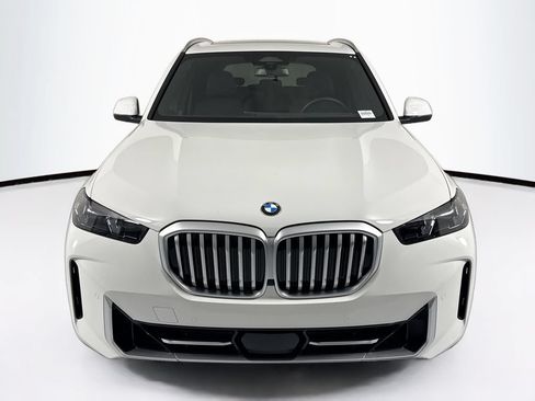 Used 2024 BMW X5 xDrive40i w/ Parking Assistance Package AWD/4WD image 2
