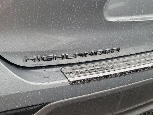 Used 2022 Toyota Highlander Platinum FWD image 5