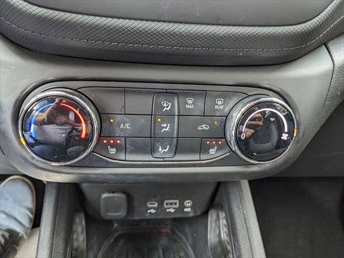 Used 2023 Chevrolet TrailBlazer LT AWD/4WD image 28