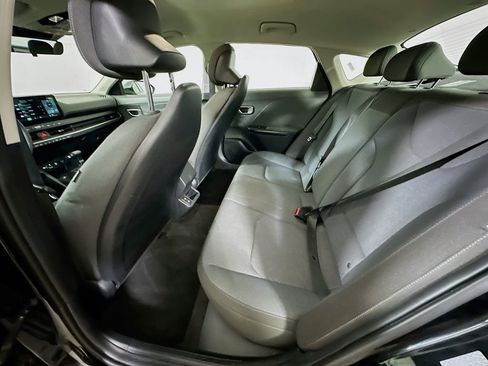 Used 2025 Kia K4 LXS image 13